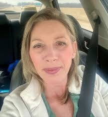 Regina Leigh's Instagram, Twitter & Facebook