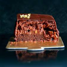 Pierre Herme Its Hard To Go Wrong With Chocolate Pierre Herme Pastry Desserts Chocolate