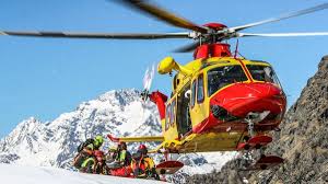 Con le donne anche un uomo, che ha riportato gravi congelamenti alle mani ma è sopravvissuto. Incidente Montagna Morti 2 Alpinisti In Valle D Aosta La Repubblica