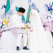 Elfira loy is an actress, known for waktu rehat (2010), ini malam kita punya (2015) and cinta tanpa syarat (2018). Elfira Loy Rings In 2019 As A Newlywed