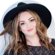 Amanda Leaman's Instagram, Twitter & Facebook