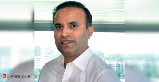 Maharashtra: Fadnavis 'blue-eyed-boy' Pravin Darade shunted out to Pune,  ETGovernment