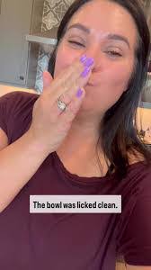 Mandi Mitchell's Instagram, Twitter & Facebook