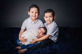 Nature S Reward Photography Blog In 2020 Sibling Photography Newborn Newborn Family Pictures Baby Boy Newborn Pictures