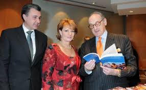 Familia regala a ales companiile producatoare de lactate, vinuri, dulceturi, dar si o clinica dentara printre furnizorii oficiali. Principesa Margareta Èi Principele Radu Au RÄspuns InvitaÈiei Lui Mugur IsÄrescu Tezaurul Bnr Printre Obiective Bugetul Ro