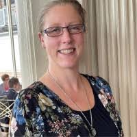 Rebecca Devries's Instagram, Twitter & Facebook