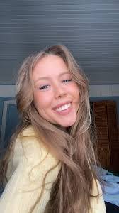 Emily Kitt's Instagram, Twitter & Facebook