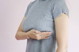 Mengapa payudara nyeri saat menjelang menstruasi, kondisi ini umumnya dijelaskan sebagai rasa sakit, nyeri, bengkak atau ketidaknyamanan pada payudara yang oleh karena itu,untuk menangani nyeri payudara, mari kita melihat penyebab dan kemudian berbagai pilihan pengobatan. Penyebab Payudara Terasa Kencang Dan Nyeri Sebelum Menstruasi Kumparan Com