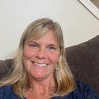 Carrie Hutchinson's Instagram, Twitter & Facebook