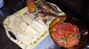 Jinsi ya kuandaa uji wa ulzei na mtindi: Mapishi Classic Mihogo Ya Kuchemsha Na Samaki Wa Kukaanga Boiled Cassava With Fried Fish