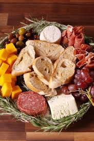 Kick off christmas dinner or your holiday party with these delicious christmas appetizer ideas. 14 Christmas Themed Appetizers For Your Wedding Reception