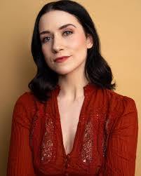 Danielle Hope's Instagram, Twitter & Facebook