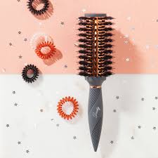 Goody Medium Heat Wave Round Brush Walmart Com In 2020 Round Hair Brush Waves Curls Styling Brush