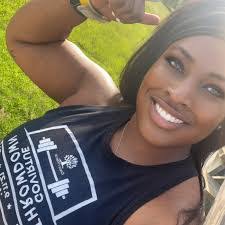 Holly Coyle's Instagram, Twitter & Facebook