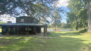 Very personal atmosphere, very friendly staff and many possibilities to explore for the kids: Hunting Ranch Wedding Venue De Kalb Tx