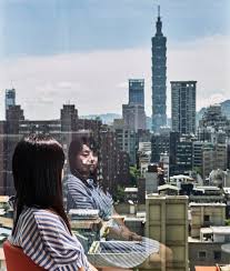 Taiwan, officially the republic of china, is a country in east asia. å°ç£æœƒæ˜¯ä¸‹ä¸€å€‹é¦™æ¸¯å—Ž ç´ç´„æ™‚å ±ä¸­æ–‡ç¶²