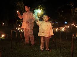Para peniup seruling saat hari raya gaijatra yang dirayakan oleh umat hindu newa. Pelita Raya Kl