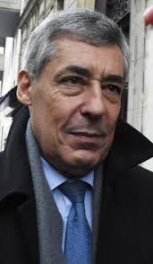 Mondial de l'auto : la course à l'électrique Bleus : Deschamps prend Laporte