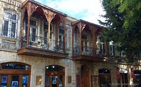 Nizami museum and azerbaijan state philharmonic hall are cultural highlights, and some of the area's attractions include baku state circus and azure shopping center. Aserbaidschan Erleben Eine Aufregende Reise Nach Baku Esther S Travel Guide