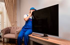 940+ Tv Repair Man Stock Photos, Pictures & Royalty-Free Images - iStock |  Cable guy, Delivery man, Tv repairman