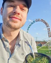 🌬 Sobre a superação de situações e pessoas. Superar algo não tem a ver com  esquecer. Até porque, quanto mais tentamos e nos esforçamos para esquecer  de alguma coisa, mais esse sentimento