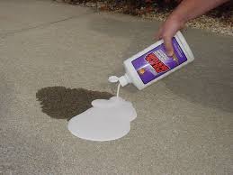 Asphalt driveway stains seem to accumulate in the summer and autumn. Cleaning Oil Stains On Your Driveway Cleaning Hacks Cleaning Diy Cleaning Products