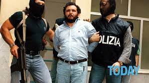 Racconta oggi giovanni bianconi sul corriere della sera giovanni brusca terminerà di scontare la sua pena in carcere nel 2022, se la cassazione non accoglierà la richiesta di collocarlo ai. Giovanni Brusca E Stato Scarcerato Perche E Libero Il Boss Della Strage Di Capaci