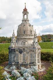 Dresden Frauenkirche Als Modell In Der Miniaturwelt Lichtenstein In Sachsen Barcelona Cathedral Cathedral Landmarks