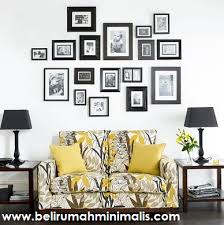 Beragam jenis hiasan dinding rumah banyak ditemui untuk memperindah rumahnya. Dekorasi Dinding Ruang Tamu Minimalis Desain Rumah Minimalis 2019
