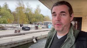 8 popular foreigners who run blogs about Russia