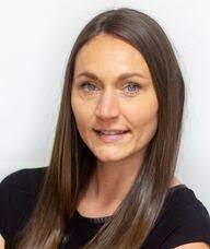 Dana Snelling's Instagram, Twitter & Facebook