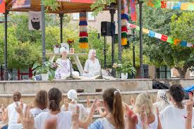 She has also been linked to her partner john wineland, who is a motivational speaker. Kundalini Yoga That Empowers Living On Mallorca