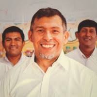 70+ perfiles de «Oscar Santos»