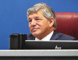 Louis Colosimo's Instagram, Twitter & Facebook