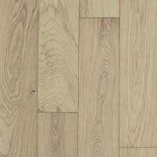 Couture Oak Sw689 Champagne Hardwood Flooring Shaw Wood Flooring In 2020 Engineered Hardwood Engineered Hardwood Flooring Hardwood Floors
