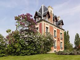 Epingle Sur Maisons D Hommes Celebres
