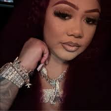 I AM IN HERE CRYING Like tears won't stop coming dowwwwn  😂😂😂😂😂😂😂😂😂😂 Why I'm getting dressed and I call Aaliyah in here to  hand me some lotion .. I'm looking in the