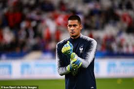 Browse 2,902 emiliano martinez stock photos and images available, or start a new search to explore. Psg Offer Arsenal Chance To Sign Alphonse Areola On Loan With Emiliano Martinez Expected To Leave Aktuelle Boulevard Nachrichten Und Fotogalerien Zu Stars Sternchen