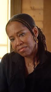 Effie White's Instagram, Twitter & Facebook