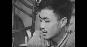 巷子內的應該都對這位「禽獸導演」不陌生才對，執導風格集血腥、殘暴、泯滅人性、「影不驚人不罷休」於一身，  生涯最後一部作品《血戀》(聯合執導未掛名)，其生猛駭人、空前絕後的「打真軍」影像更是嚇死一堆影迷，多少無知少年看完後武功全廢、五慾俱喪，懷疑人生到想遁  ...