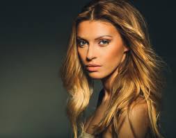 Quale chiederai al tuo parrucchiere? Biondo Miele A Chi Sta Bene Ecco Tutte Le Tonalita Piu Cool Gama Professional