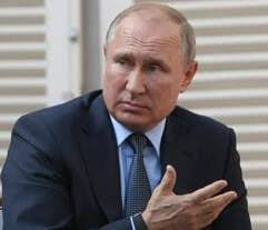 ENFANT DU BÉNIN DEBOUT