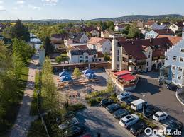 Die mannschaft sei bereits informiert. Sechs Tiny Houses Am Ufer Der Vils Als Hotelzimmer Onetz