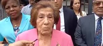 #ElPaísDD La abogada y profesora de Derecho Penal de la Universidad de  Panamá, Aura Emérita de Villalaz califica como injusta la detención de la  exdefensora del Pueblo, Patria Portugal. Video: Victor ...