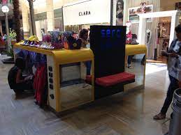 Pin By Rebecca Aichholzer On Casual Leasing Kiosks Kiosk Design Pop Up Shops Kiosk