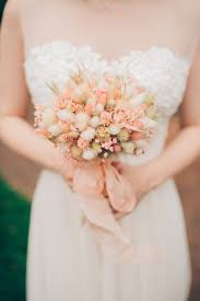 Künstlichen brautstrauß hochzeitsstrauß blumenstrauß hochzeit kunstblumen. Die Schonsten Brautstrauss Inspirationen In Vielen Farben Hochzeitskiste