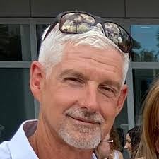 Brian Henschel's Instagram, Twitter & Facebook