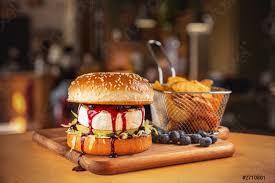 Essayez cette recette facile et gourmande ! Burger Vegetarien Avec Camembert Stock Photo Crushpixel