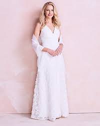 Wedding Dresses Available On The High Street Or Online Gina Bacconi Chiffon Wedding High Street Wedding Dresses Chiffon Wedding Dress Curve Dresses