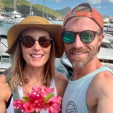 Anybody else having Verizon Wireless service outage in the area today?